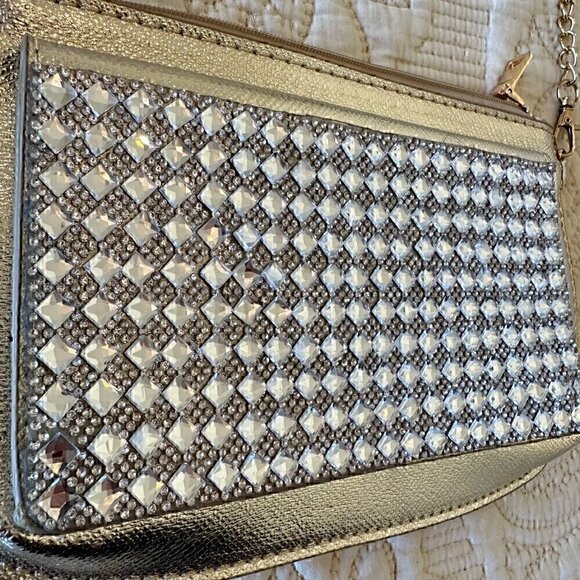 Gold crystal embellished beaded evening bag with chain strap - Picture 4 of 8